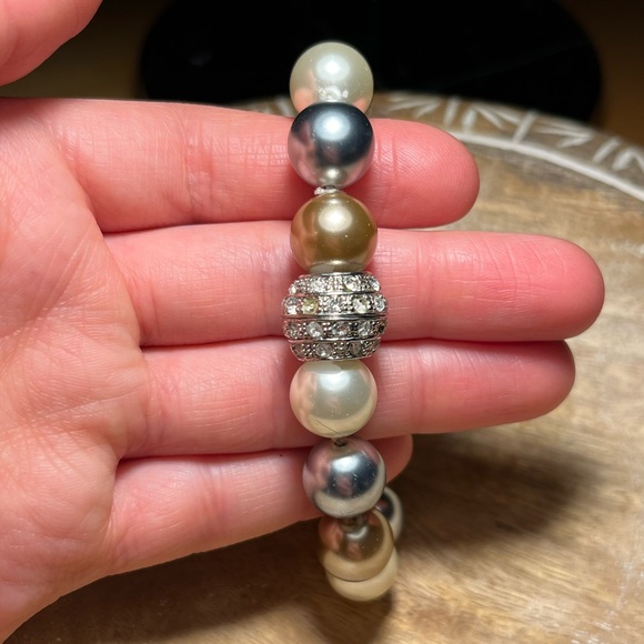 Charming Charlie Faux Pearl Beaded Rhinestone Magnetic Clasp Closure Bracelet - Picture 7 of 12